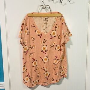 LIKE NEW Sonoma “The Everyday Tee” Peach Floral V-Neck Top